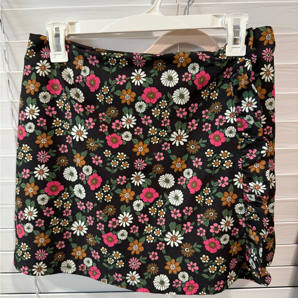 Smith and Quinn Floral Skirt in Black and Pink